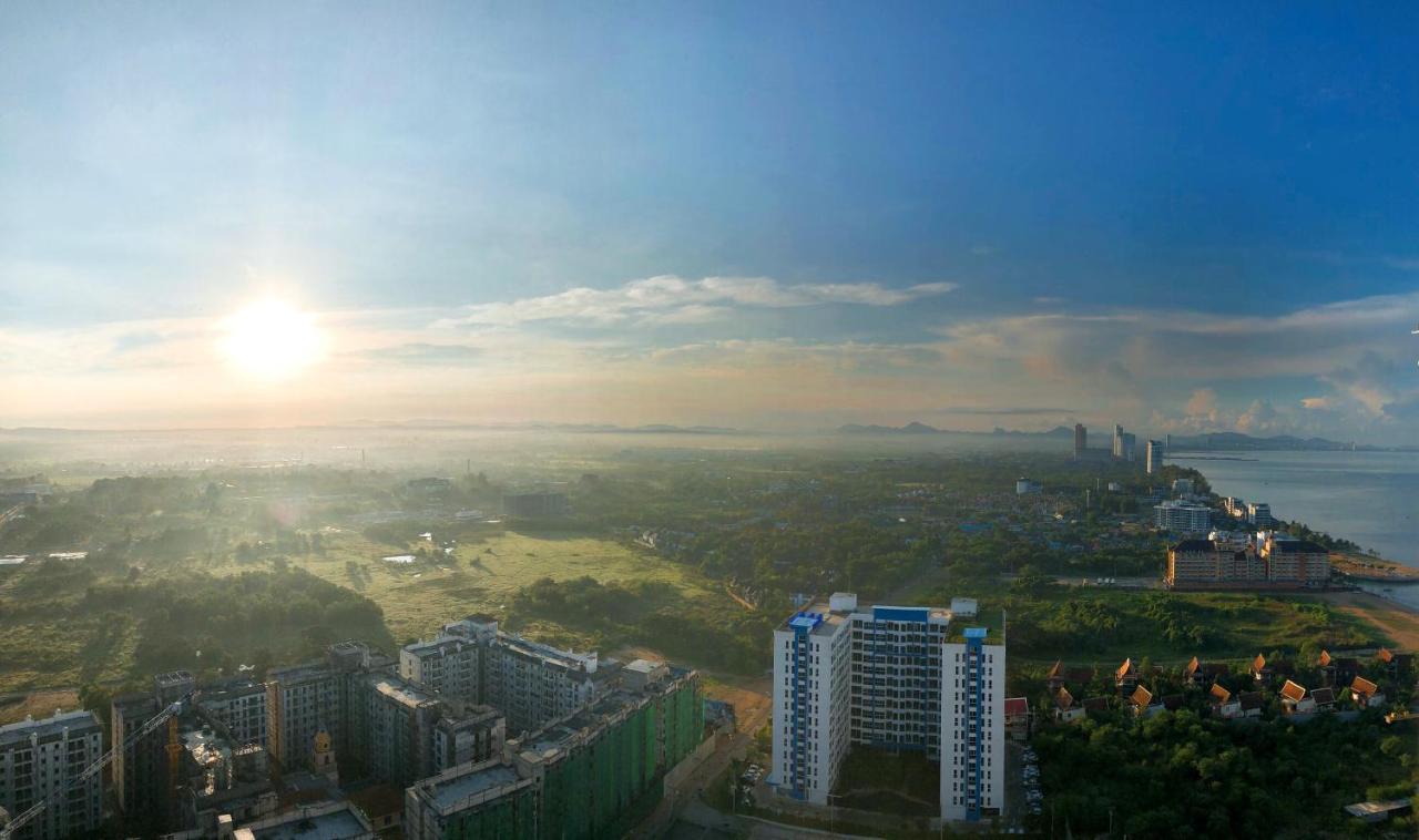 Veranda Residence Pattaya x Sea&Sky View Na Chom Thian Esterno foto